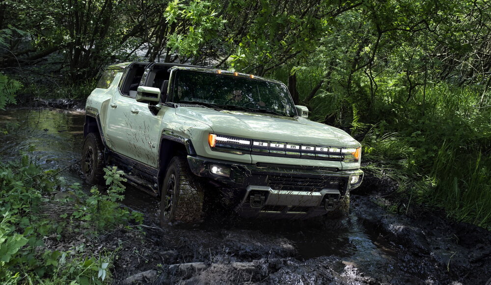 2024-GMC-HUMMER-EV-SUV-014.jpg