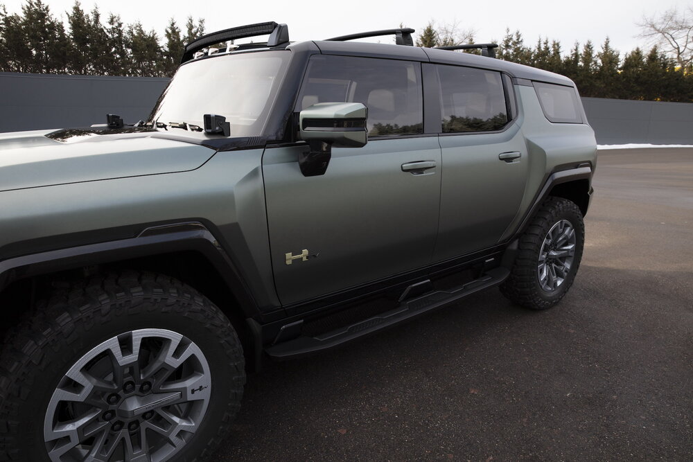 2024-GMC-HUMMER-EV-SUV-030.jpg