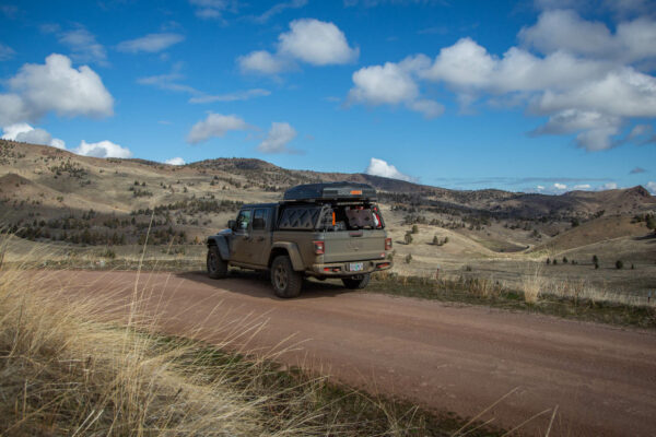 Jeep on the side of dirt road in Ochoco National Forest