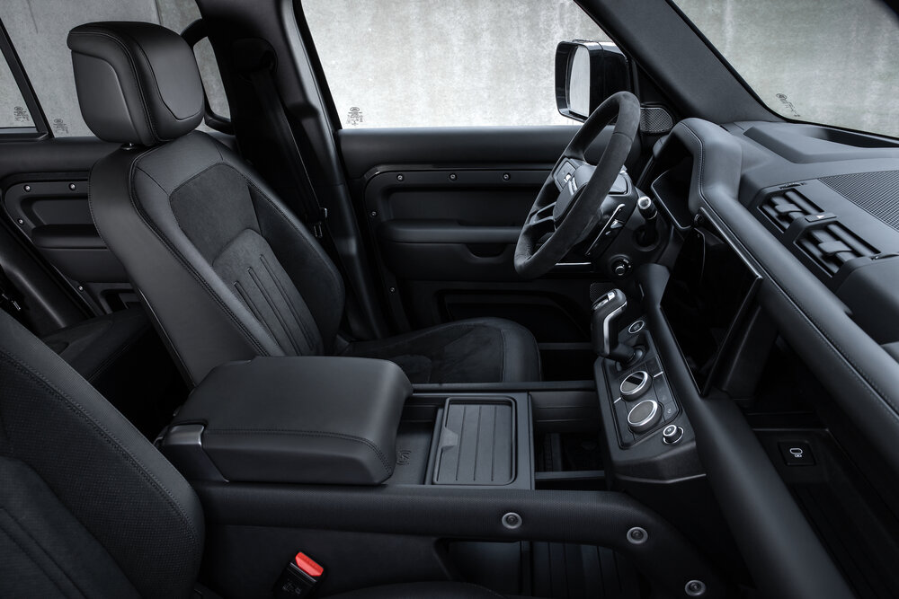 LR_DEF_V8_INTERIOR_22MY_250221_14.jpg