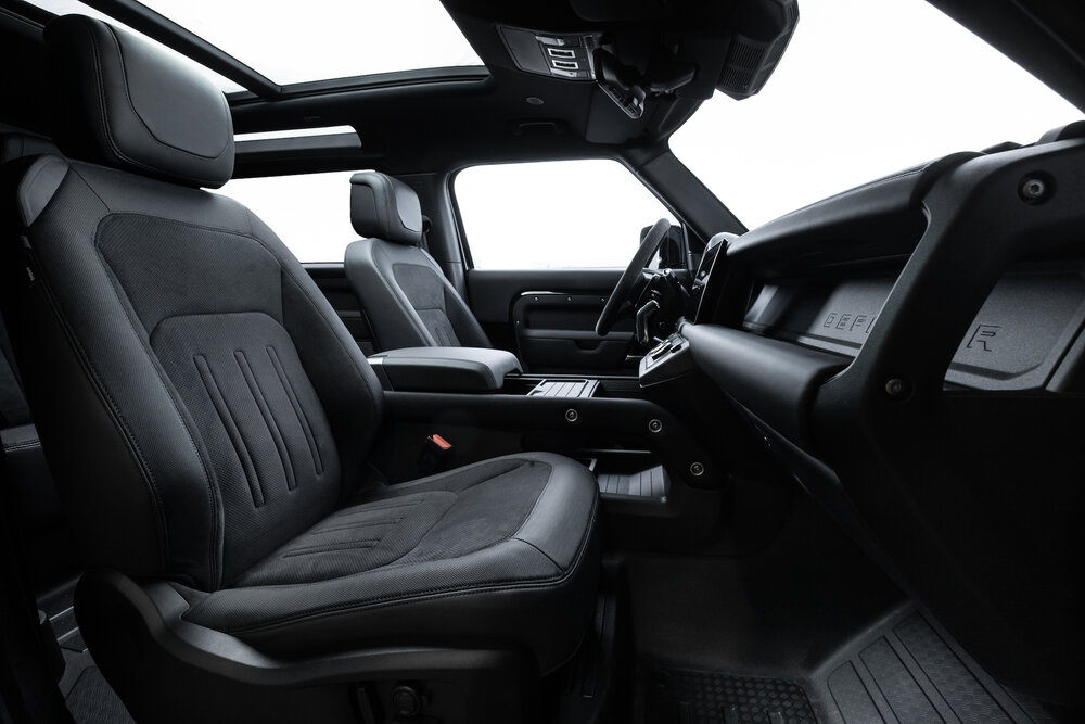 LR_DEF_V8_INTERIOR_22MY_250221_17.jpg