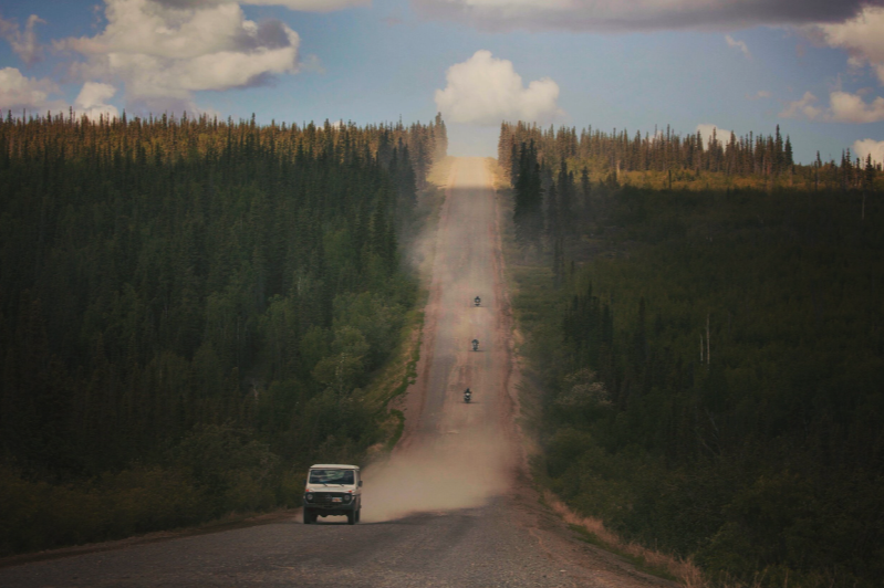 Dalton Highway – Photo by    ferdinand feng    on    Unsplash