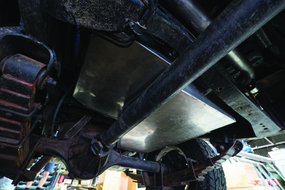  A 59-liter water tank secured between the frame rails. | Photo: Jonathan and Roseann Hanson 