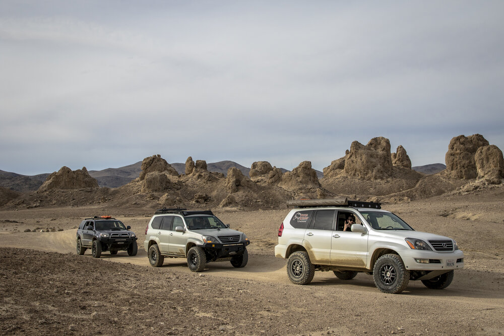 Total-Chaos-Trona-Pinnacles-SUVs.jpg