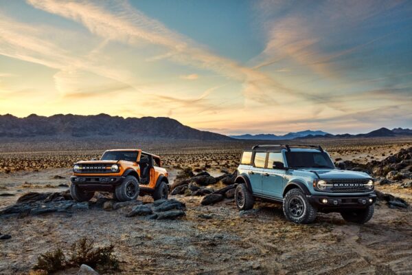 Bronco two- and four-door posing in the desert