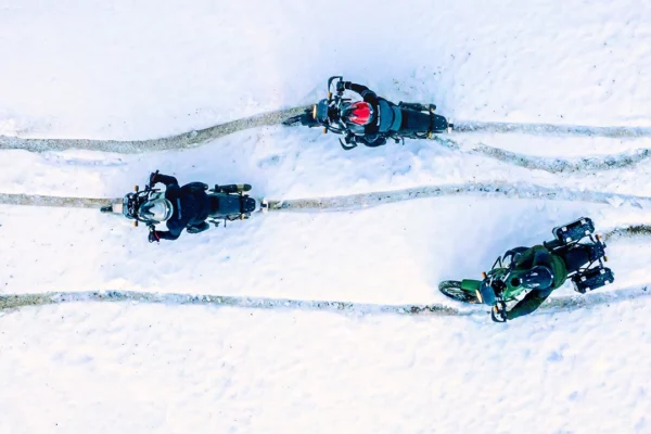 Royal Enfield Himalayans riding in the snow