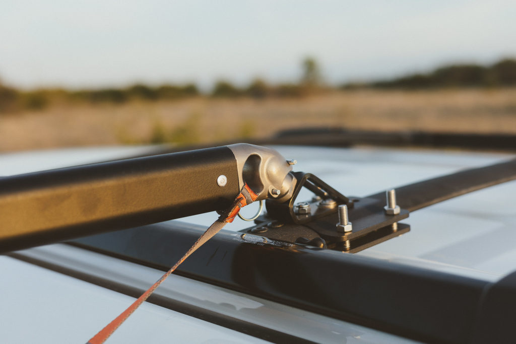 The Kammok Outpost Mounting Kit fits most vehicle crossbars and roof racks.