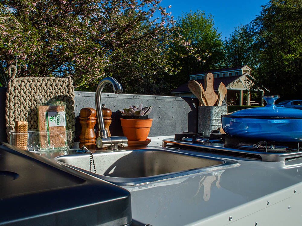 overlanding trailer, camping trailer, off-road trailer, military trailer, high-clearance trailer, bulletproof trailer, heatproof trailer, trailer, pop-up trailer, Mammoth Overland, Tall Boy Trailer, TL trailer, glamping,