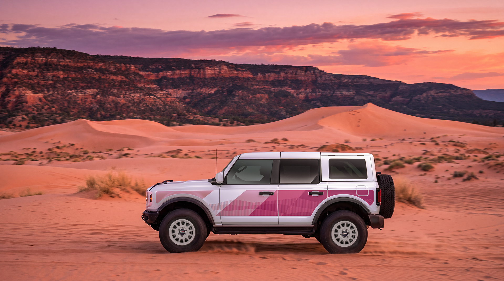 Ford Unveils Limited-Edition Bronco Desert Rising Through Ford Custom Garage
